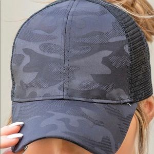 Black camo ponytail baseball cap